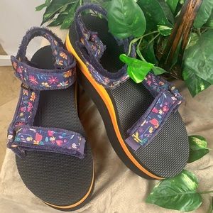 Teva Flatform Universal Anna Sui Indigo Purple Platform Sandal